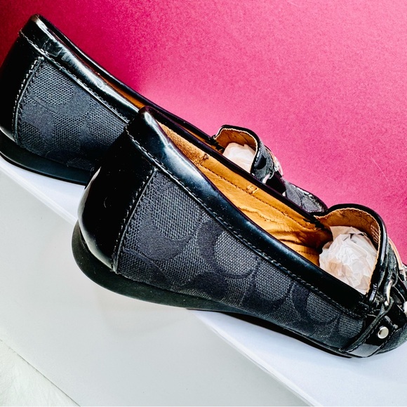 { Coach } : Women's “Felicia” Black Signature Loafers - Picture 4 of 8
